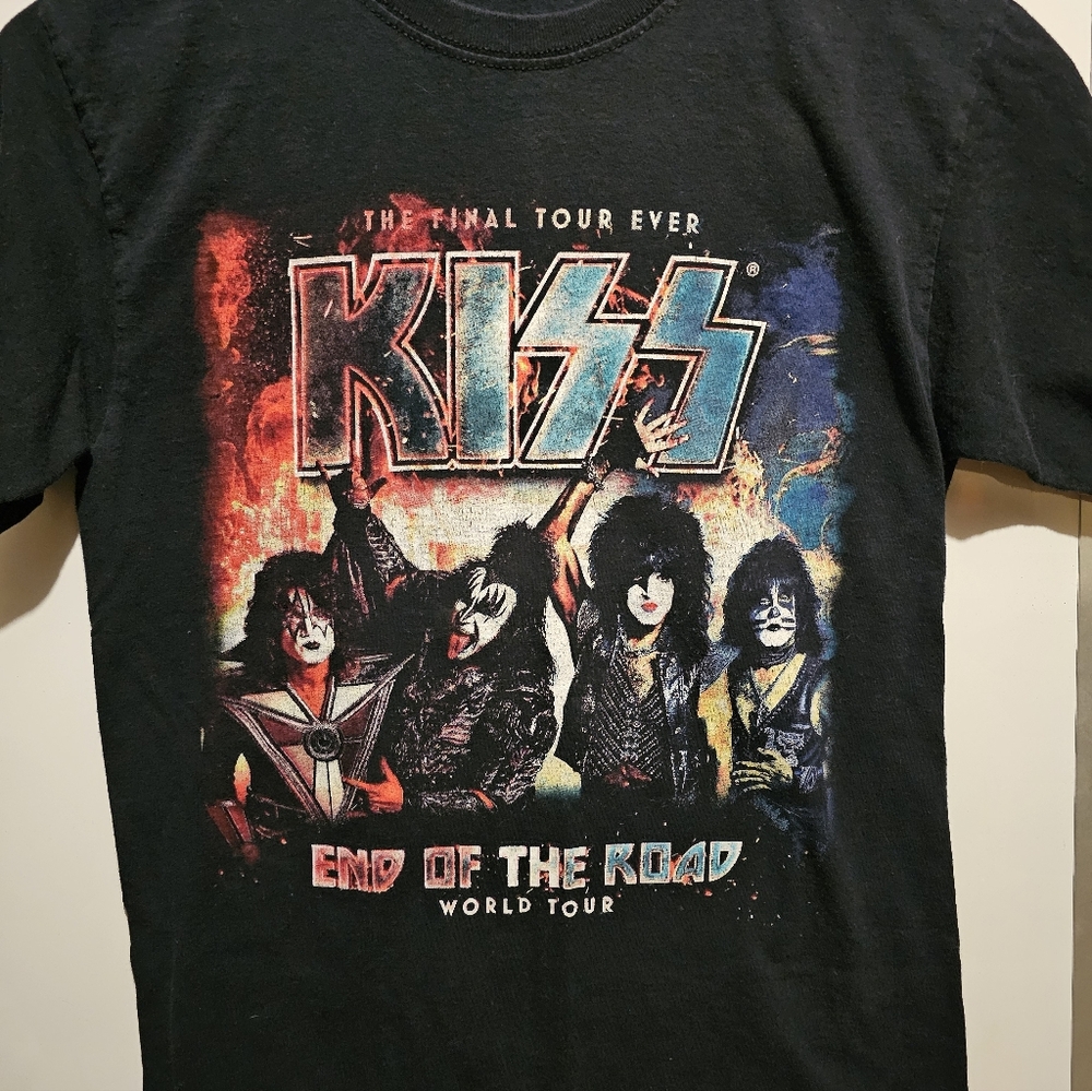 Vintage Kiss Tee